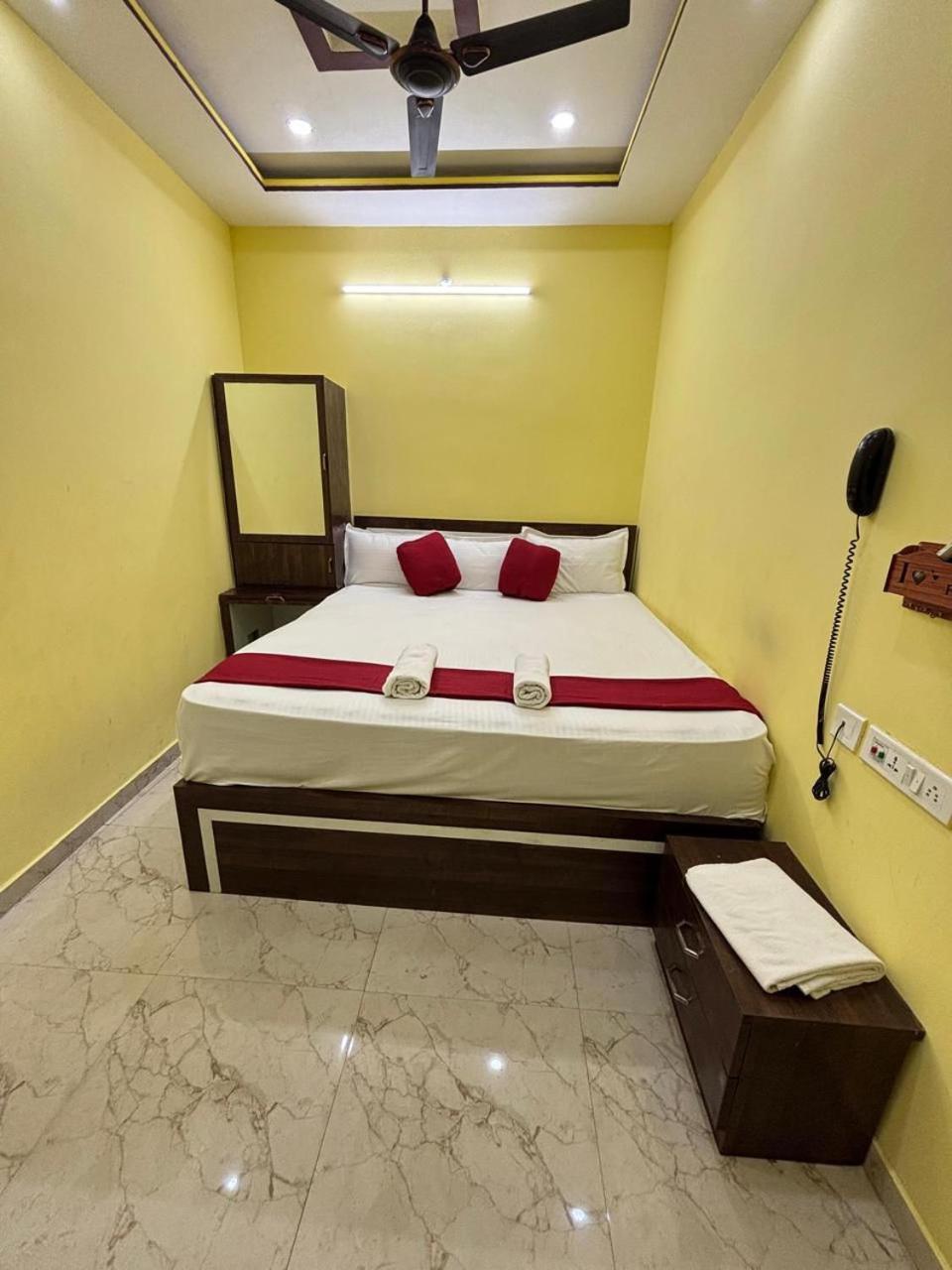 Hotel O Marquis Guest House Calcutta Buitenkant foto
